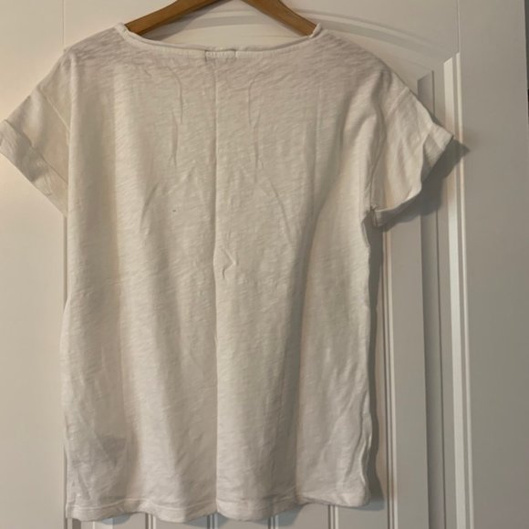 NWT GAP White T-Shirt - Picture 2 of 5